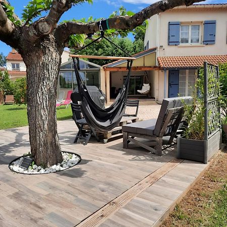 Gîte ma vie là avec jacuzzi privatif Saint-Julien-de-Cassagnas Exterior foto