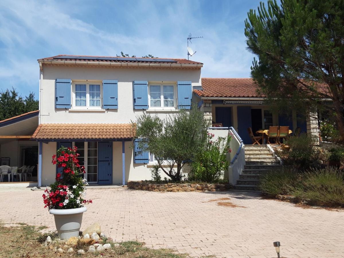 Gîte ma vie là avec jacuzzi privatif Saint-Julien-de-Cassagnas Exterior foto