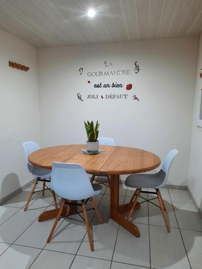 Gîte ma vie là avec jacuzzi privatif Saint-Julien-de-Cassagnas Exterior foto