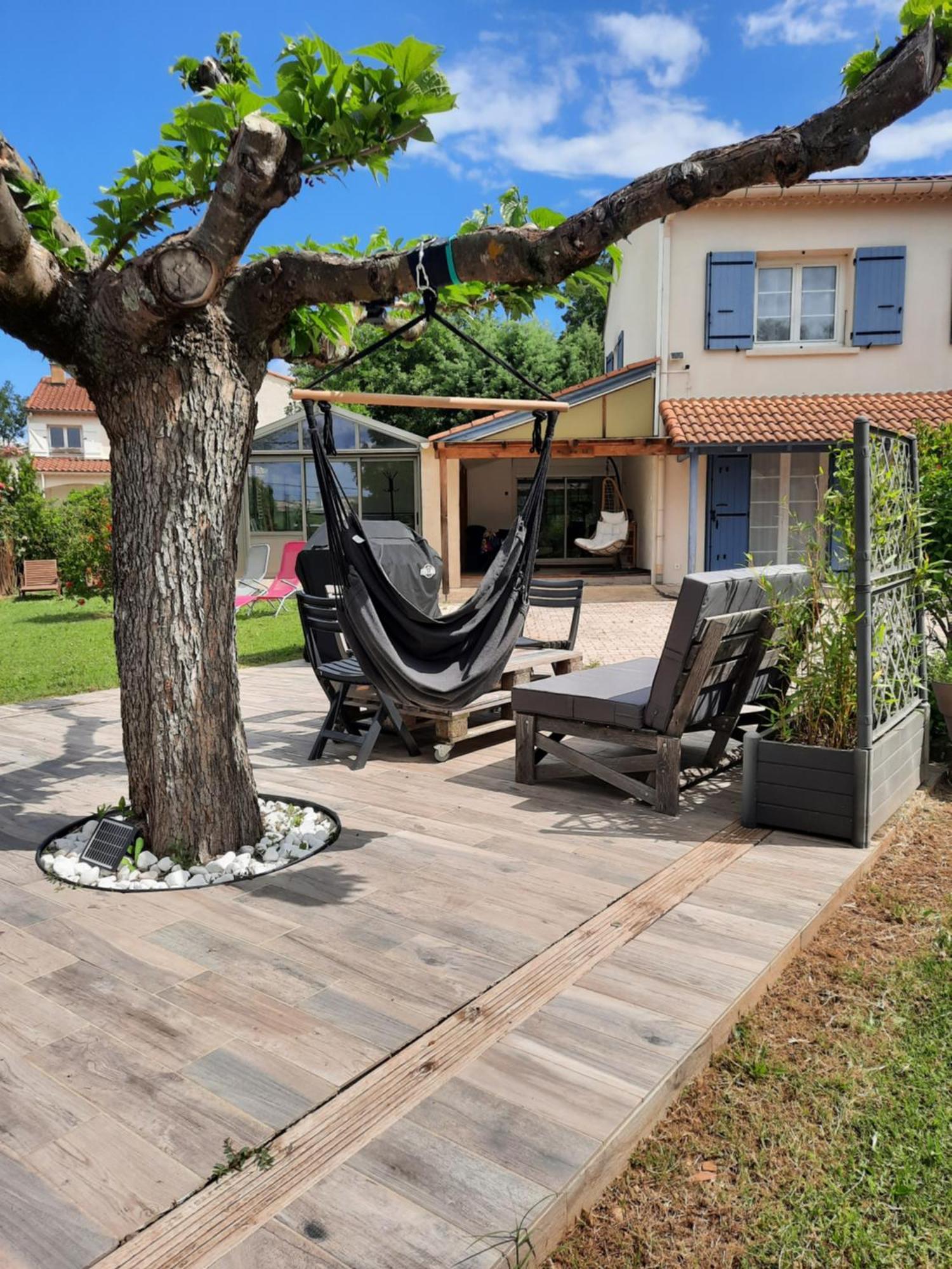 Gîte ma vie là avec jacuzzi privatif Saint-Julien-de-Cassagnas Exterior foto