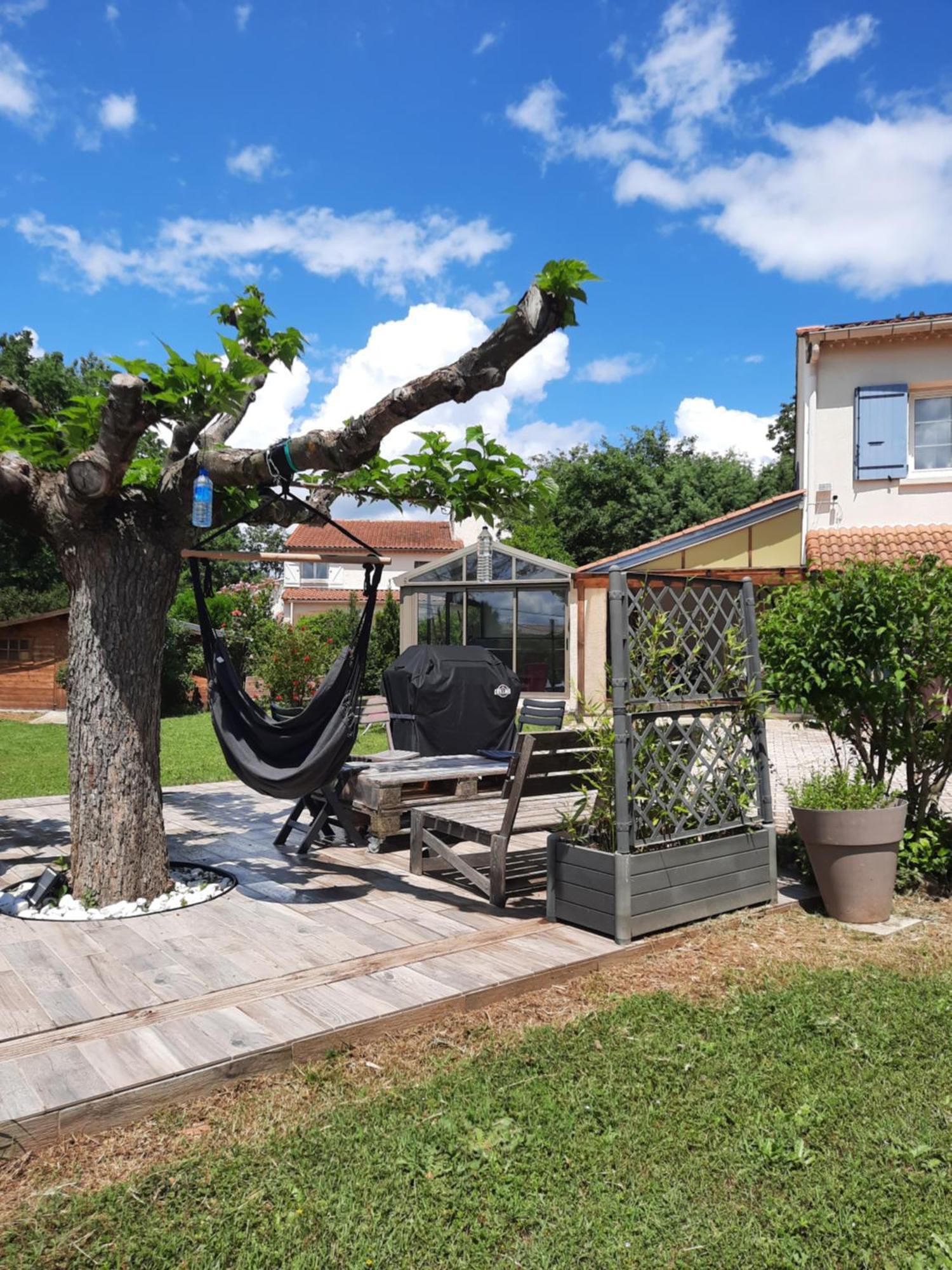 Gîte ma vie là avec jacuzzi privatif Saint-Julien-de-Cassagnas Exterior foto