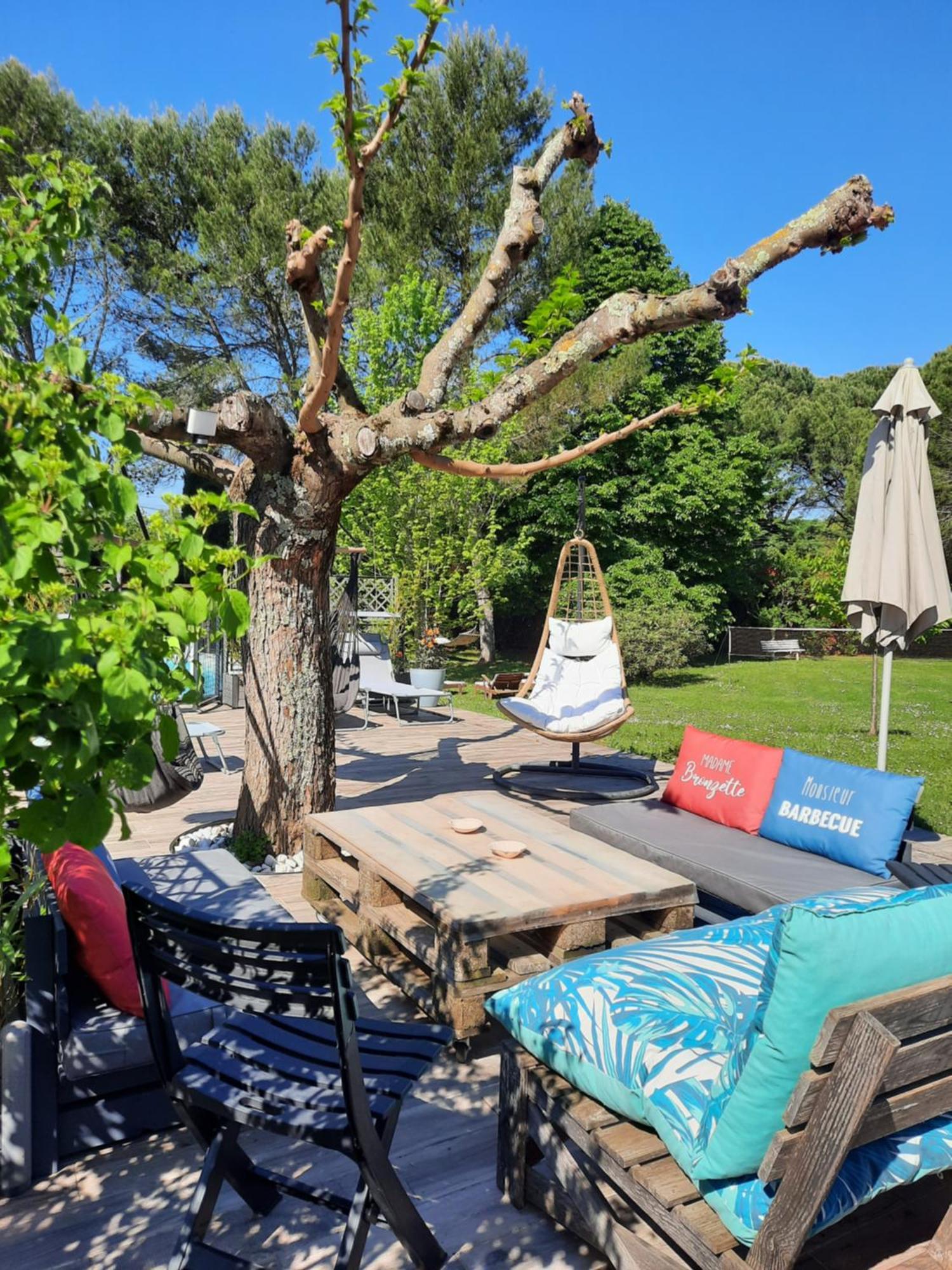 Gîte ma vie là avec jacuzzi privatif Saint-Julien-de-Cassagnas Exterior foto