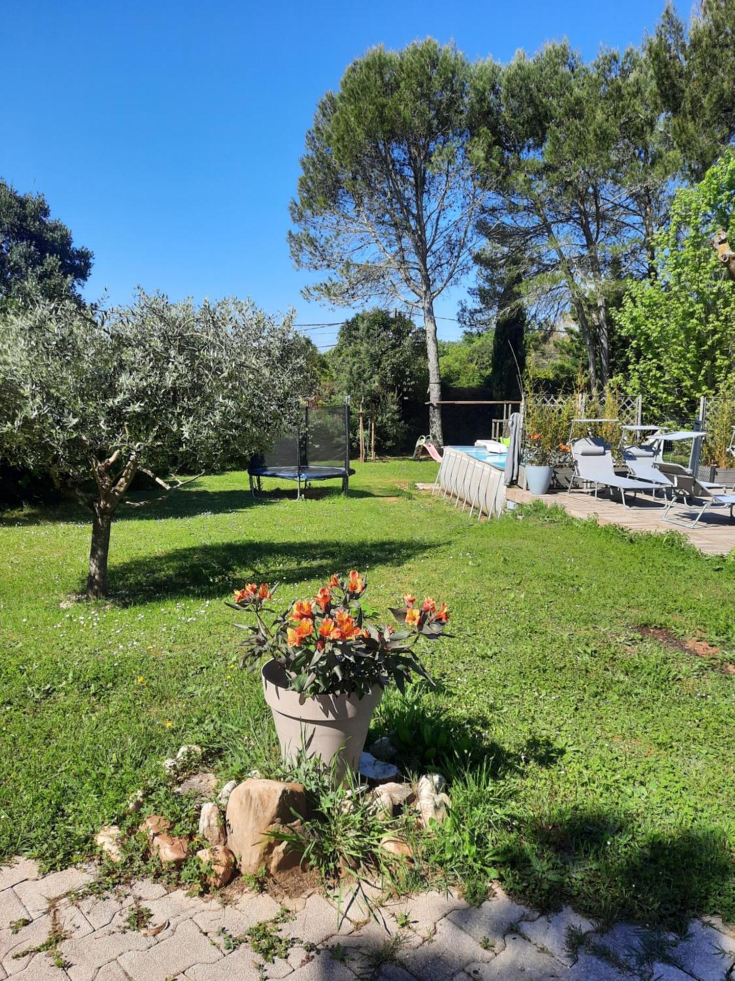 Gîte ma vie là avec jacuzzi privatif Saint-Julien-de-Cassagnas Exterior foto