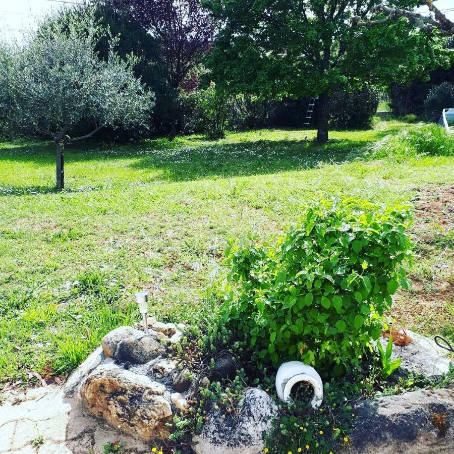 Gîte ma vie là avec jacuzzi privatif Saint-Julien-de-Cassagnas Exterior foto